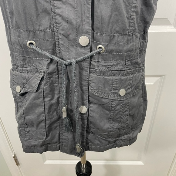 Snobbish Collection Gray Hooded Women's Vest Size Medium CB-20 - Picture 5 of 11